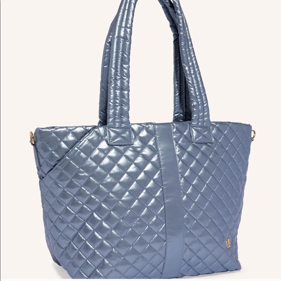 Oliver Thomas x Peloton Kitchen Sink Tote Ice Queen - Picture 3 of 9